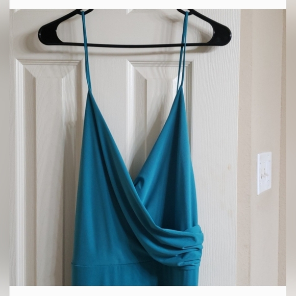 🩷5/$25🩷 FASHION NOVA High Street Jade Maxi Dress, Plus Size 3X - Picture 3 of 9